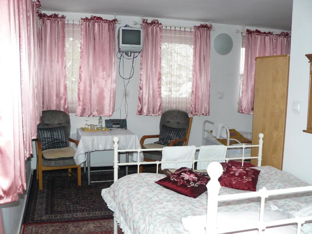 Piaseczno Willa Staropolska Exterior foto